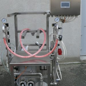 KCA-25 : Machine for the automatic rinsing and filling of kegs 10-25 kegs/hour